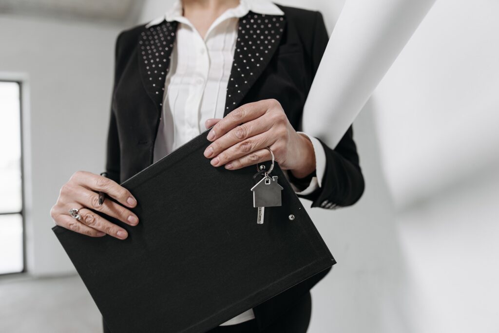 real estate advisor